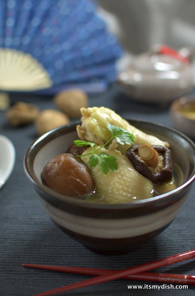 Chicken and Mushroom Soup (香菇雞湯) Mike vs Jeff It's My Dish